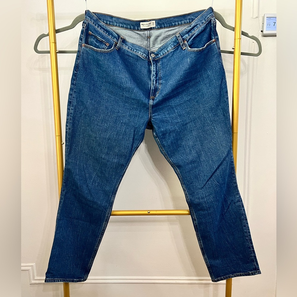 The 90s Slim Straight Ultra High Rise Jeans